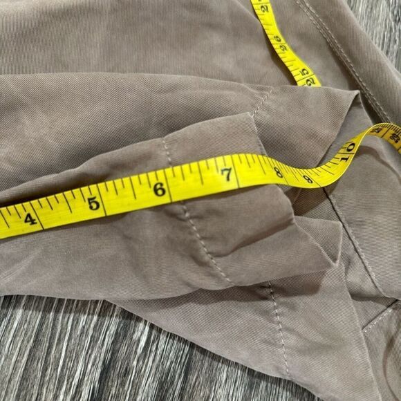 Bobbie Burns 100% Silk Tan Bermuda Shorts - Picture 4 of 7